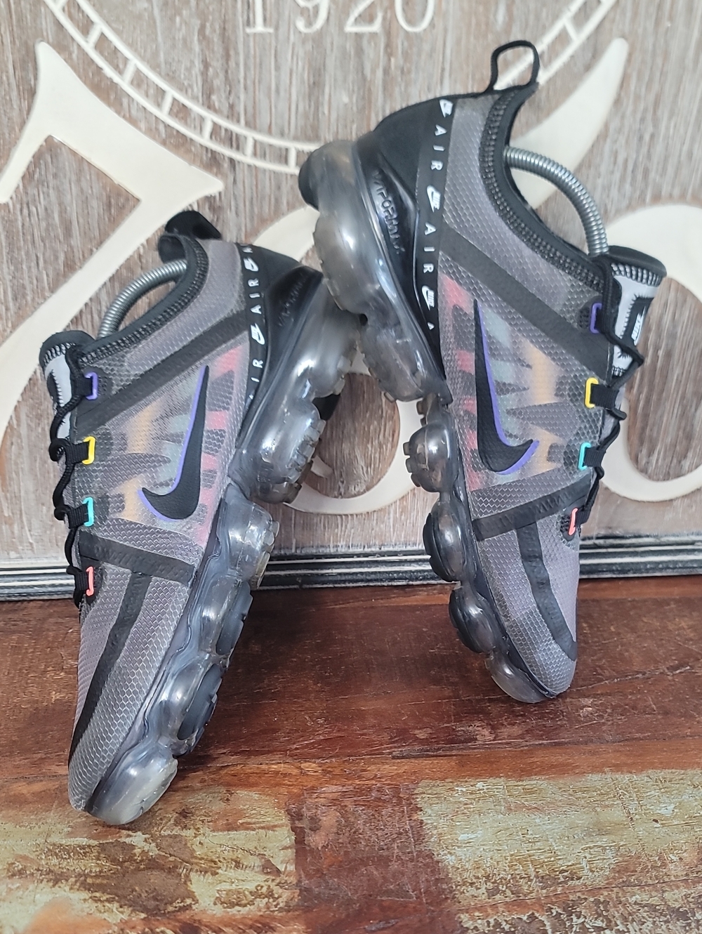 Nike Air VaporMax 2019 SE 'Wind Breaker' Mens 10.5 Good Condition Fast Shipping - Picture 3 of 16